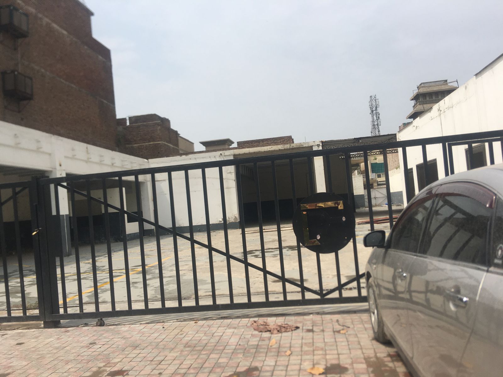 2.5 Kanal Factory Available for Rent in Faisalabad at Canal Road.