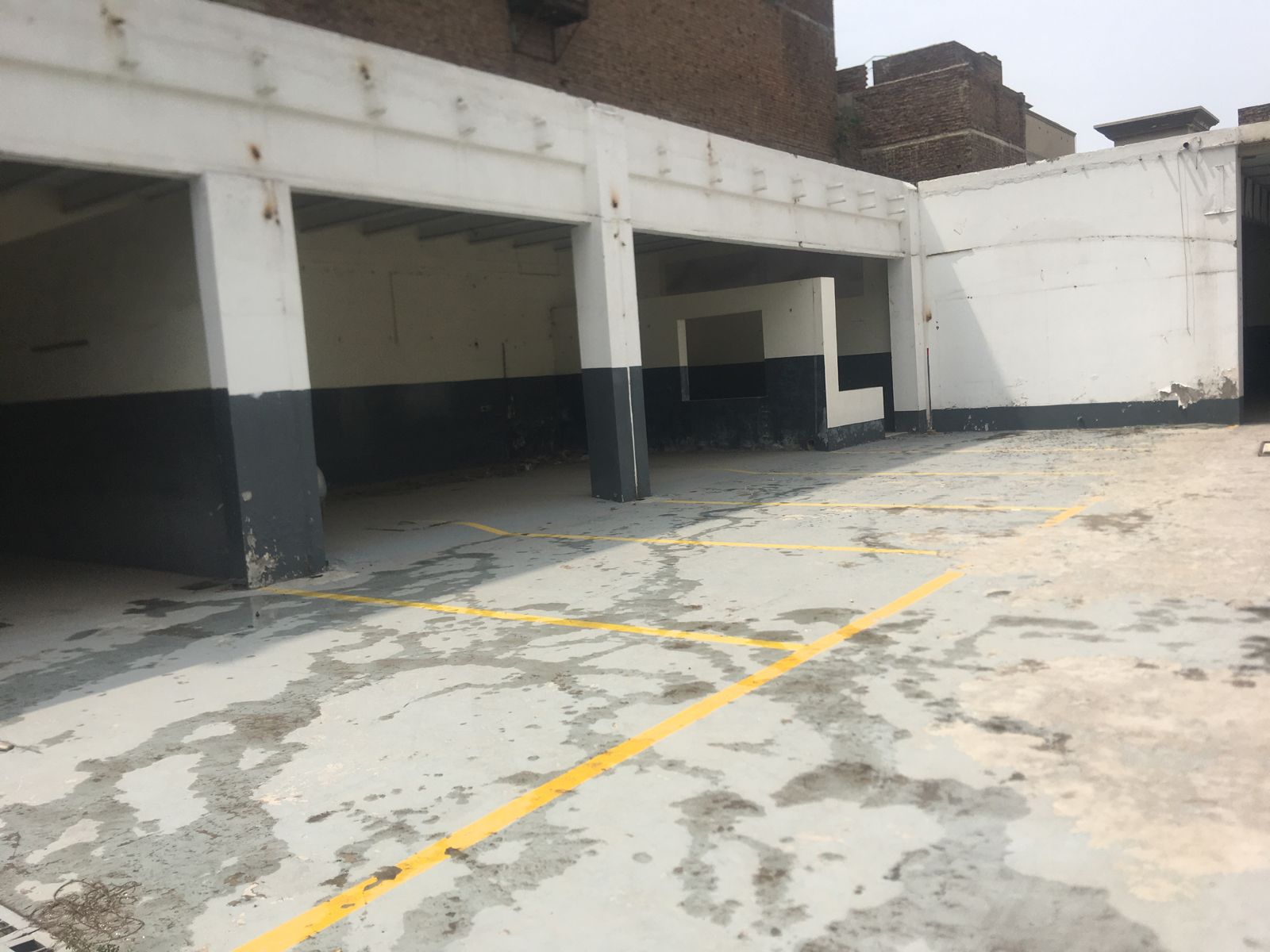 2.5 Kanal Factory Available for Rent in Faisalabad at Canal Road.