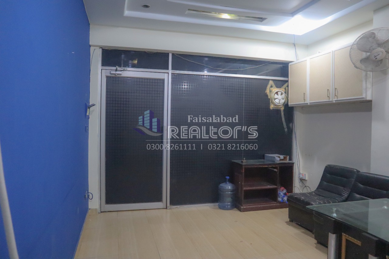 300 sq.ft Office for Rent in Faisalabad at Kohinoor