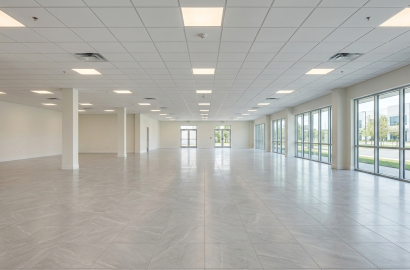 1100 Sq.Ft Corporate Office for Rent on Main Susan Road Faisalabad