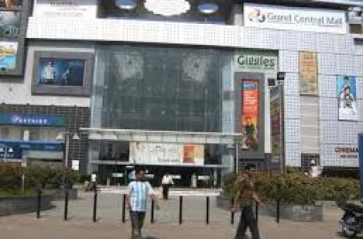 3 Marla Commercial Plot Available for Sale on Canal Road Faisalabad