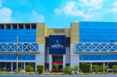 3600 square foot office available for rent at kohinoor