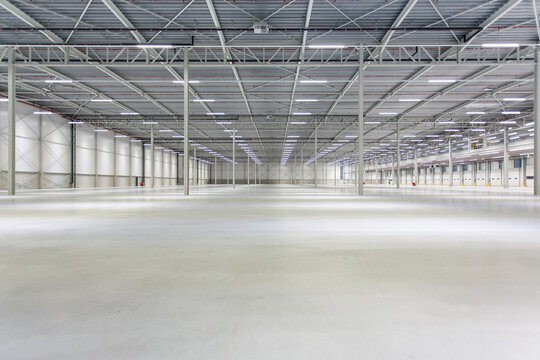 1.5 kanal warehouse for rent on Jhang Road Faisalabad