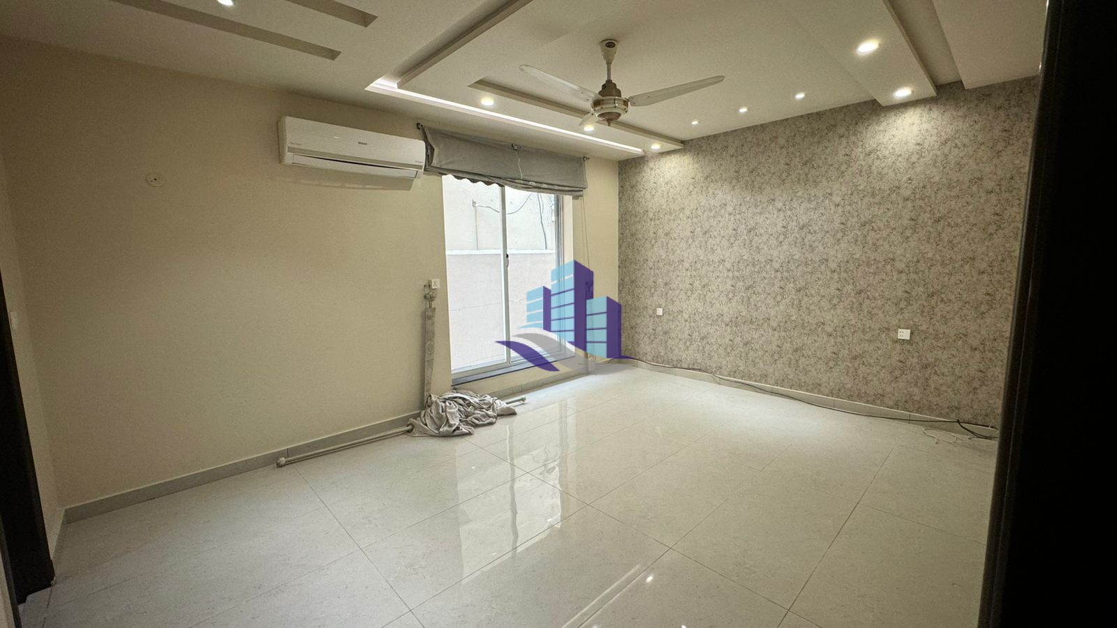 1 kanal house for sale in Officer Colony Madina Town Faisalabad