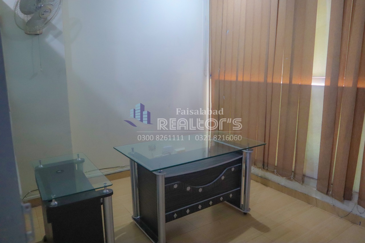 300 sq.ft Office for Rent in Faisalabad at Kohinoor