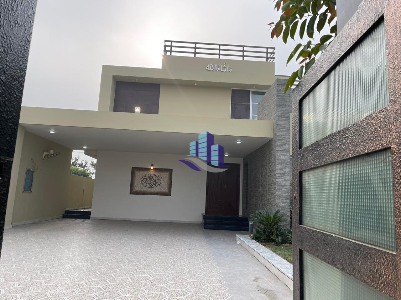 HOUSE FOR SALE ON JARAWNWALA ROAD FAISALABAD