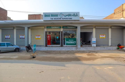 Ideal 300 sqft shop available on Rent