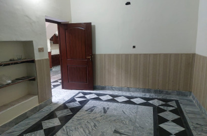 House for sale in Abdullah Garden Canal Road, Faisalabad