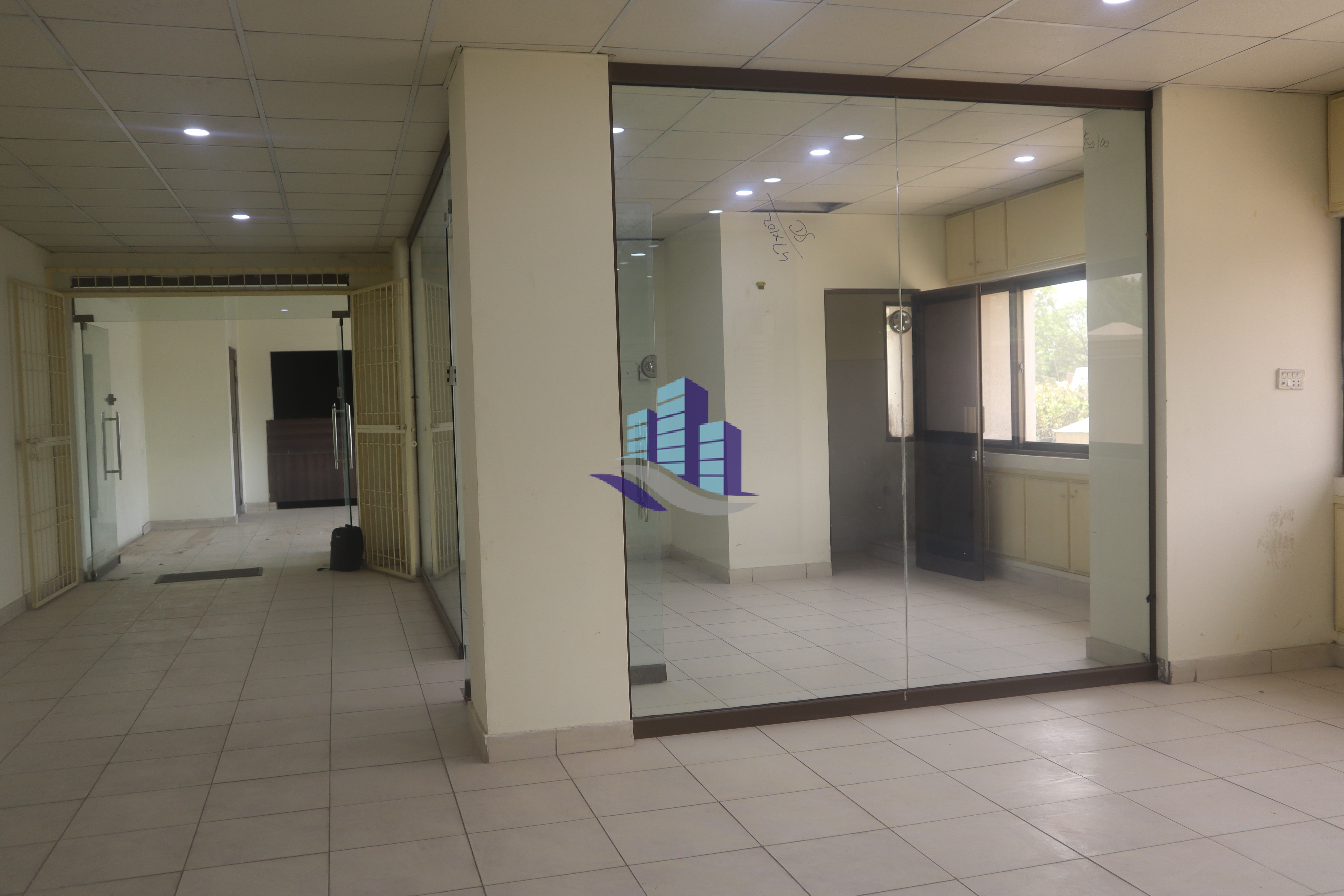 860 Sq Ft Ideal Office Available For Rent Susan Road at Faisalabad