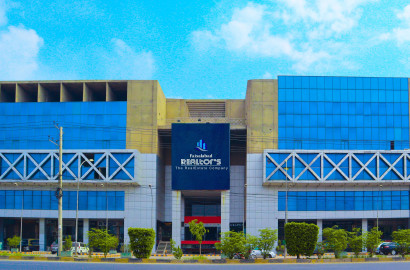 Impressive Commercial Plaza for Sale - 1485 square foot  at Kohinoor City, Faisalabad