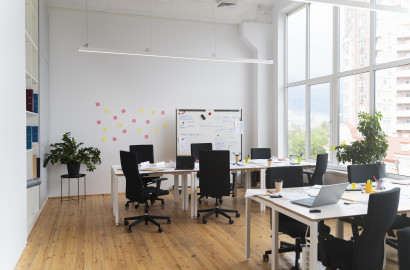 300 sq. ft. furnished office available for rent in kohinoor city Faisalabad