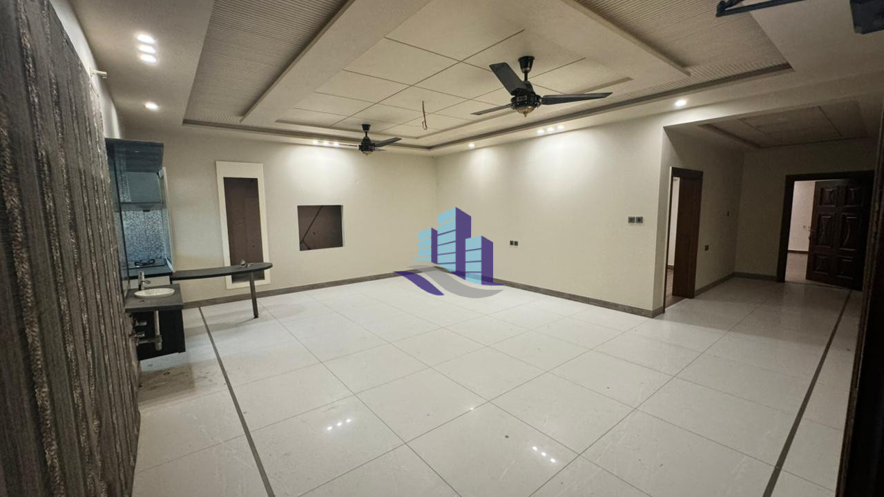 1 kanal house for sale in Officer Colony Madina Town Faisalabad